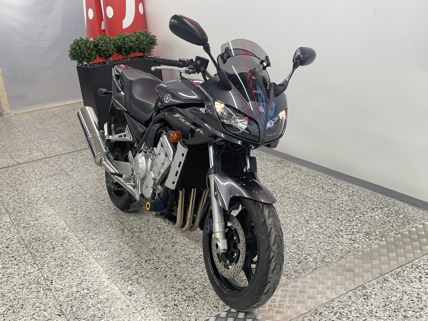 YAMAHA FZS 2005