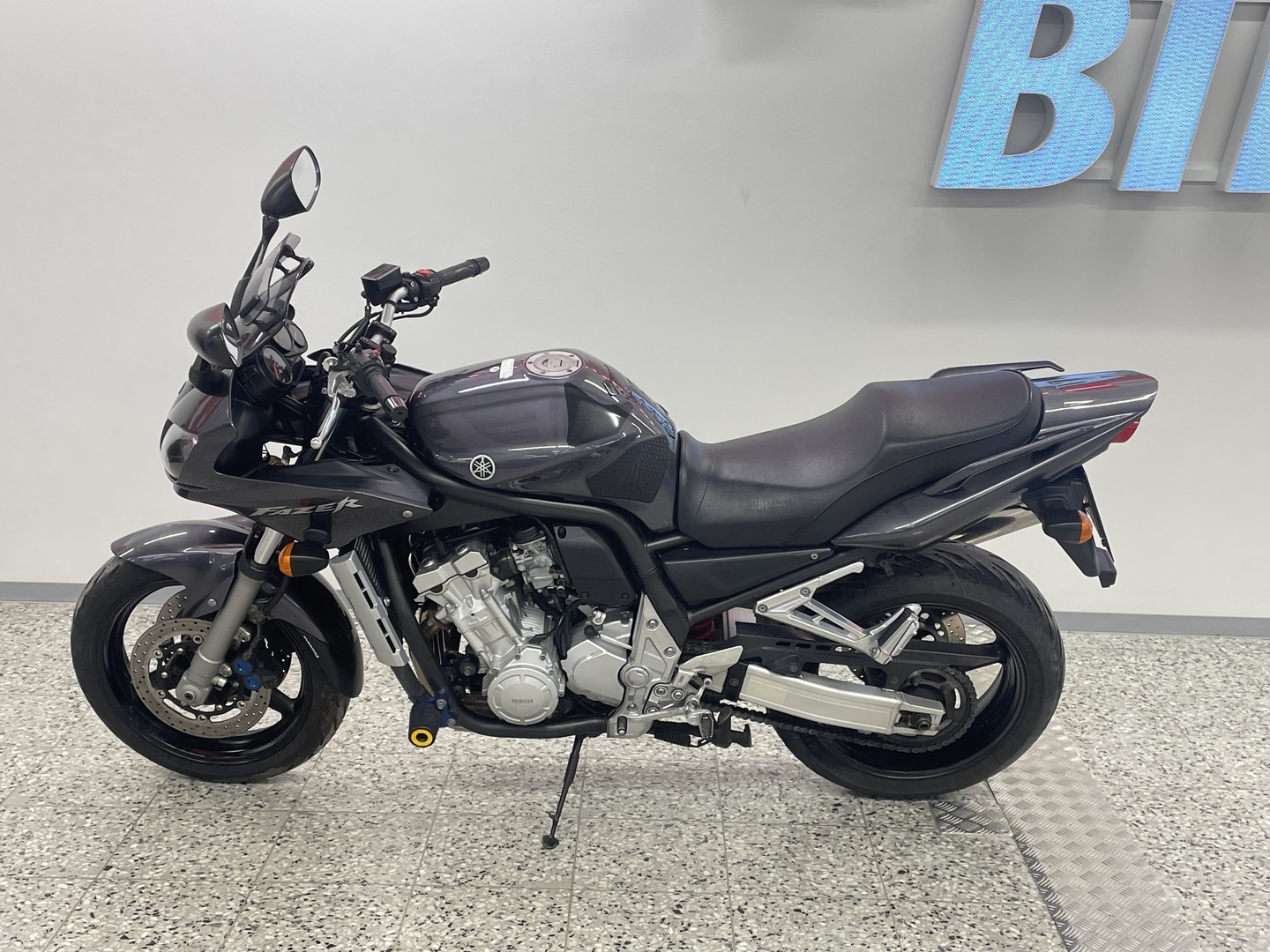 YAMAHA FZS 2005