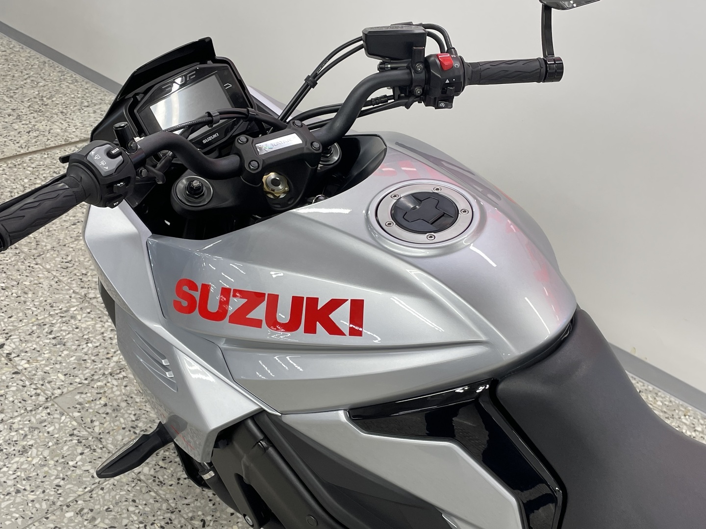 SUZUKI GSX-S 2021