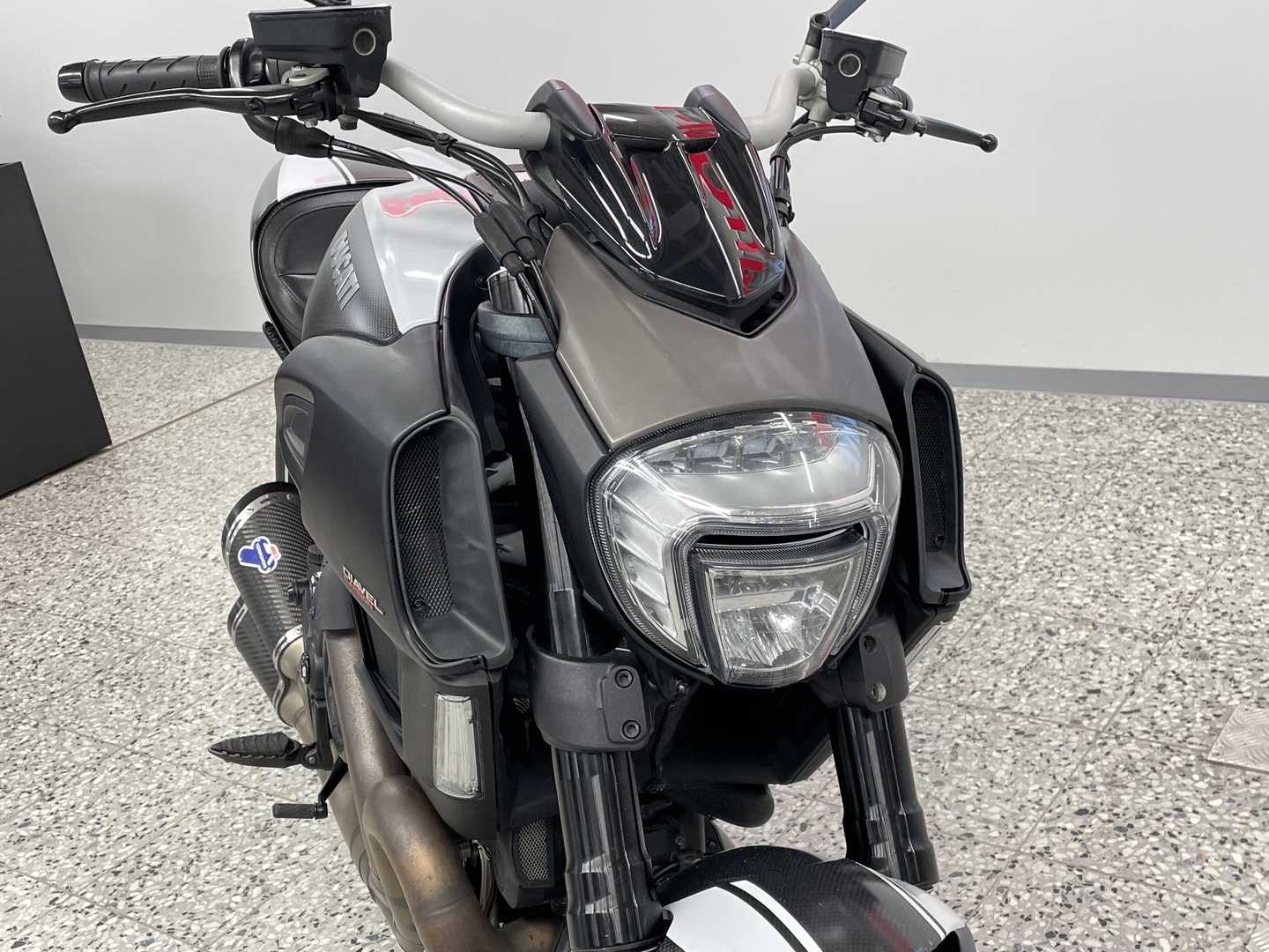 DUCATI DIAVEL 2014