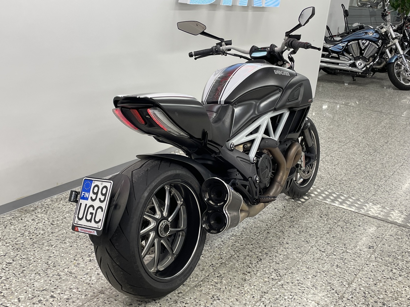 DUCATI DIAVEL 2014
