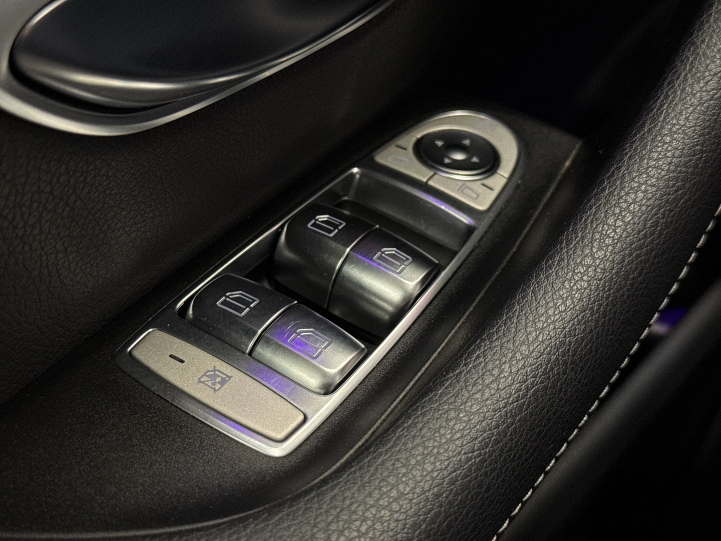 MERCEDES-BENZ E 2021