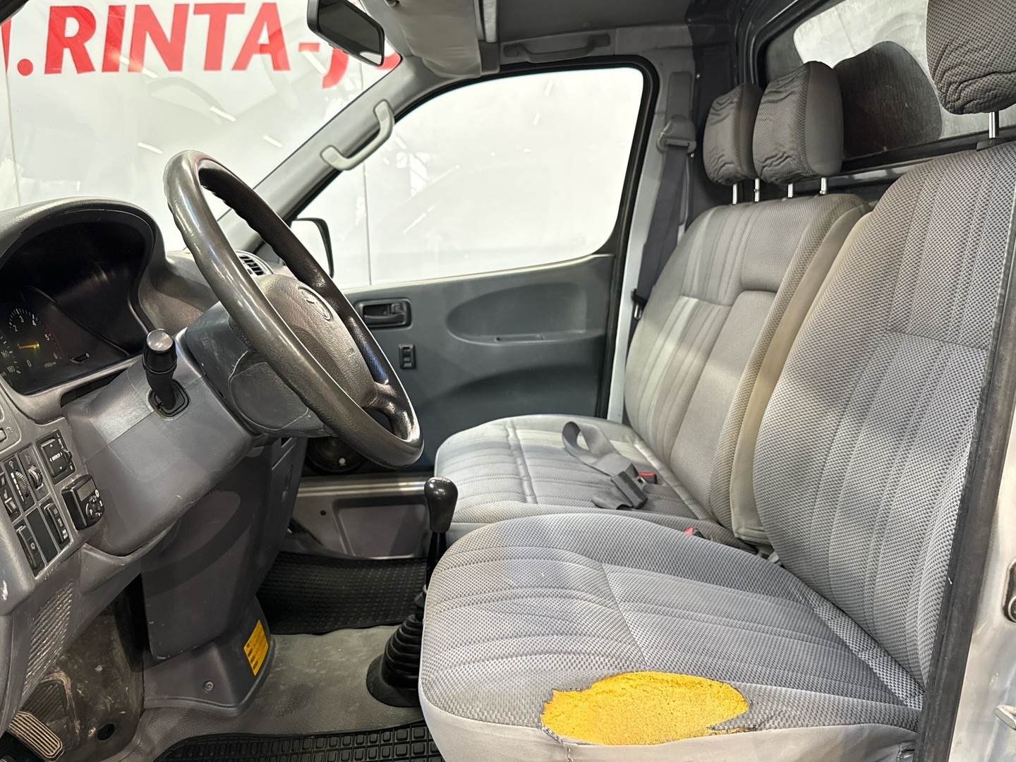 TOYOTA Hiace 2009