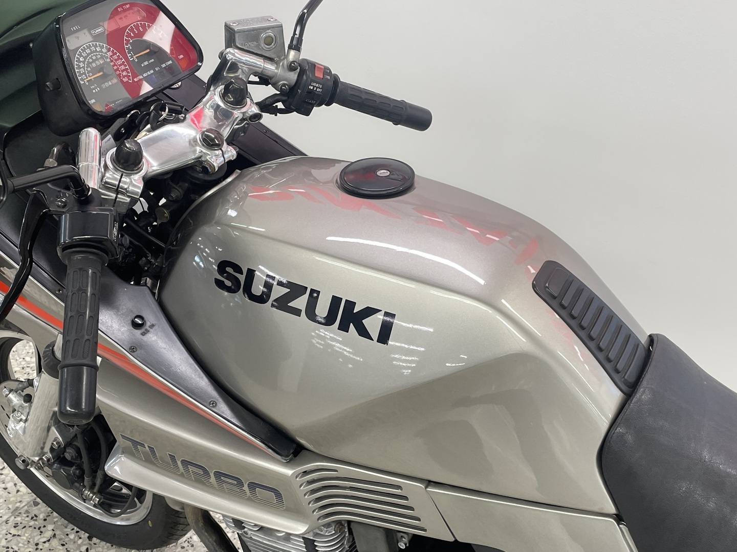 SUZUKI XN 1983