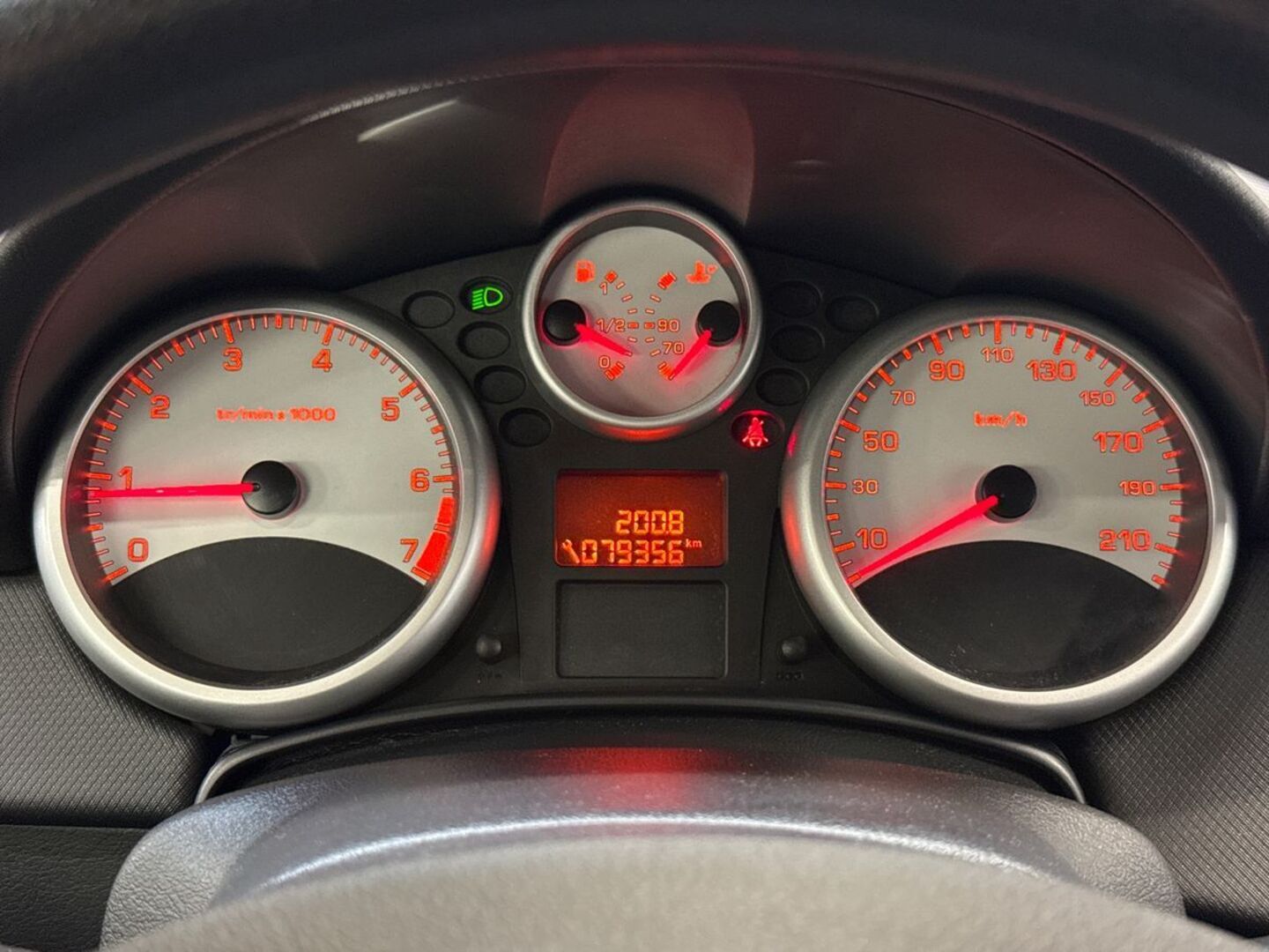 PEUGEOT 207 2010