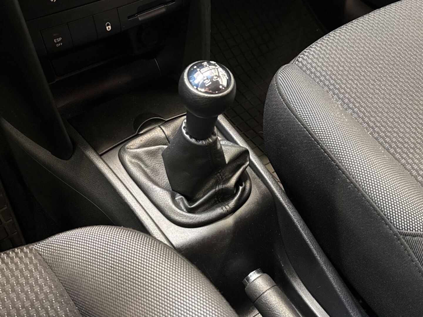 PEUGEOT 207 2010