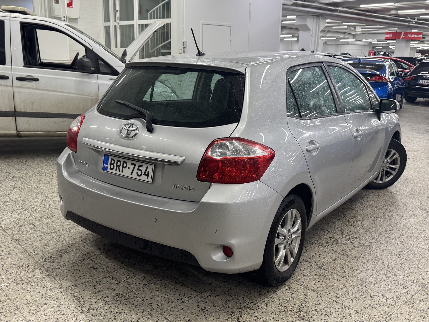 TOYOTA Auris 2011