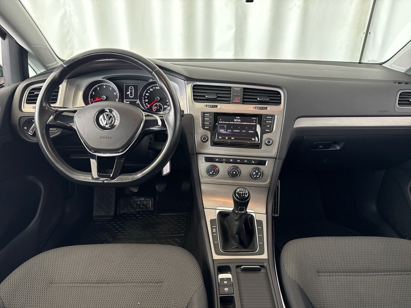 VOLKSWAGEN Golf 2014