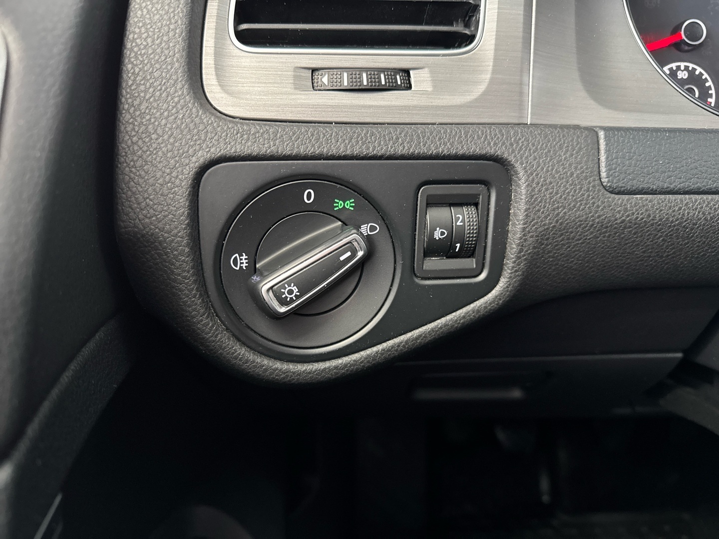 VOLKSWAGEN Golf 2014