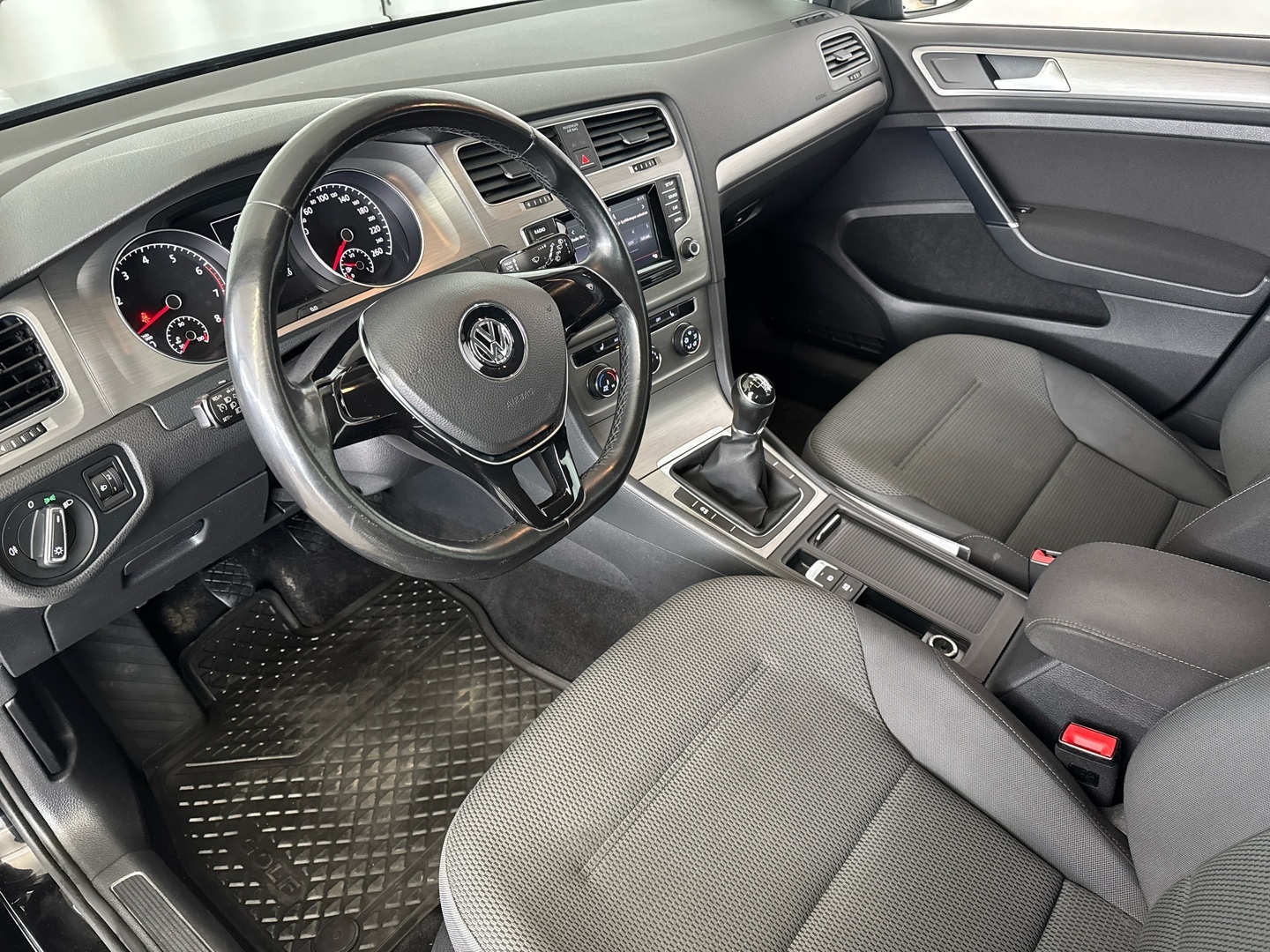 VOLKSWAGEN Golf 2014