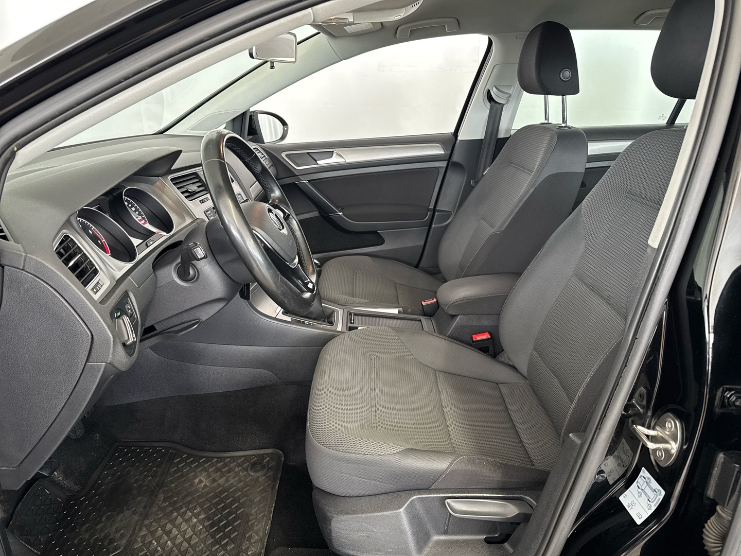 VOLKSWAGEN Golf 2014