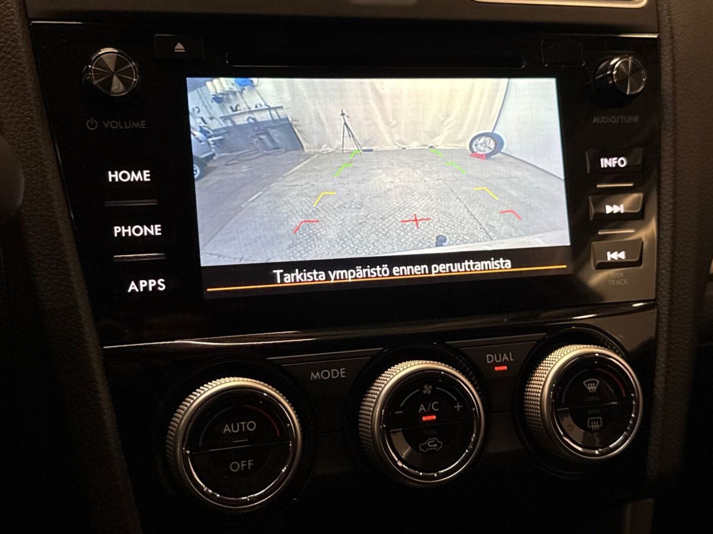 SUBARU Forester 2015