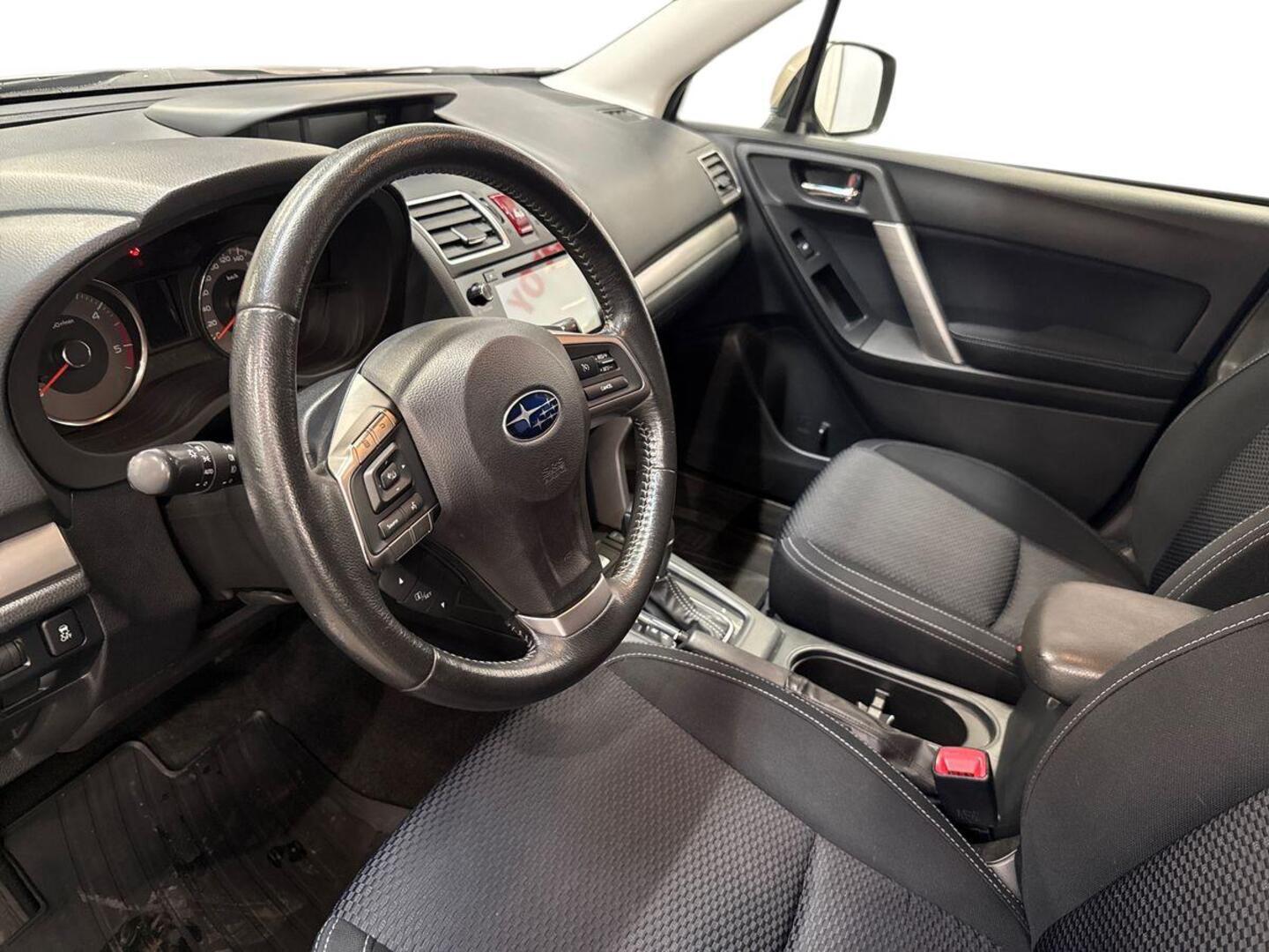 SUBARU Forester 2015