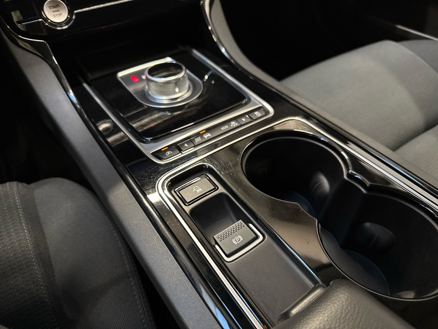 JAGUAR XE 2016
