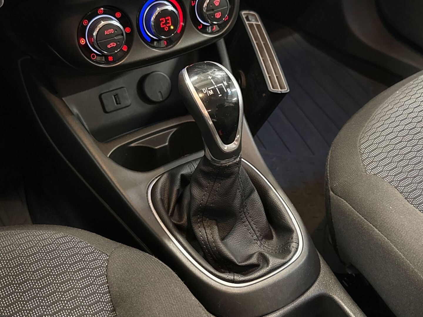 OPEL Corsa 26