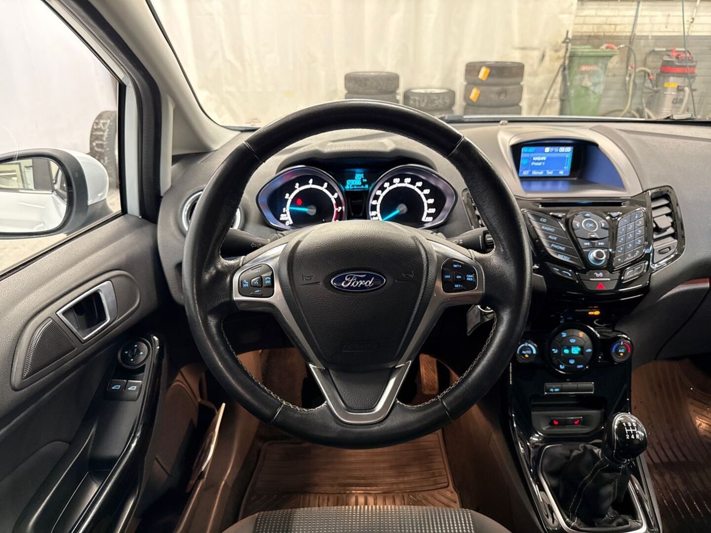 FORD Fiesta 18