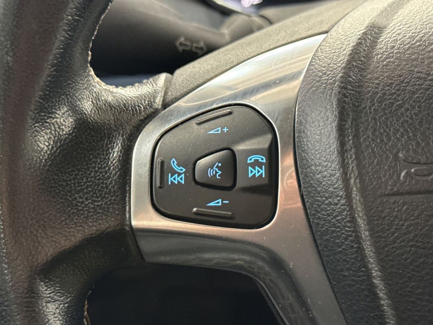 FORD Fiesta 19