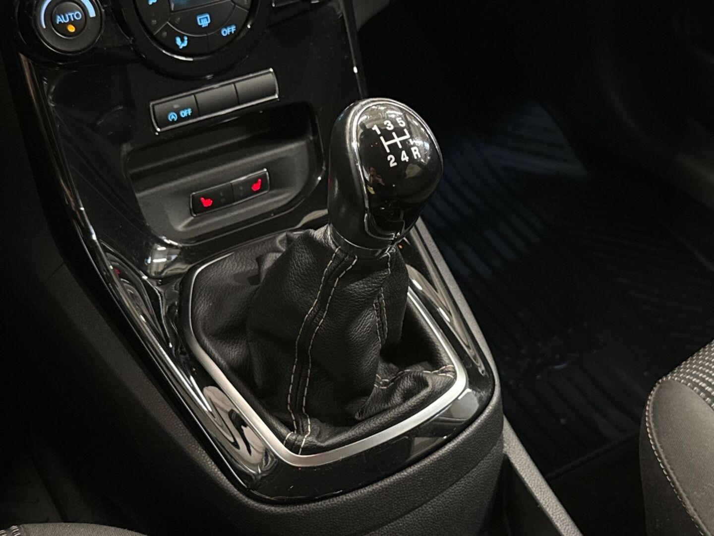 FORD Fiesta 26
