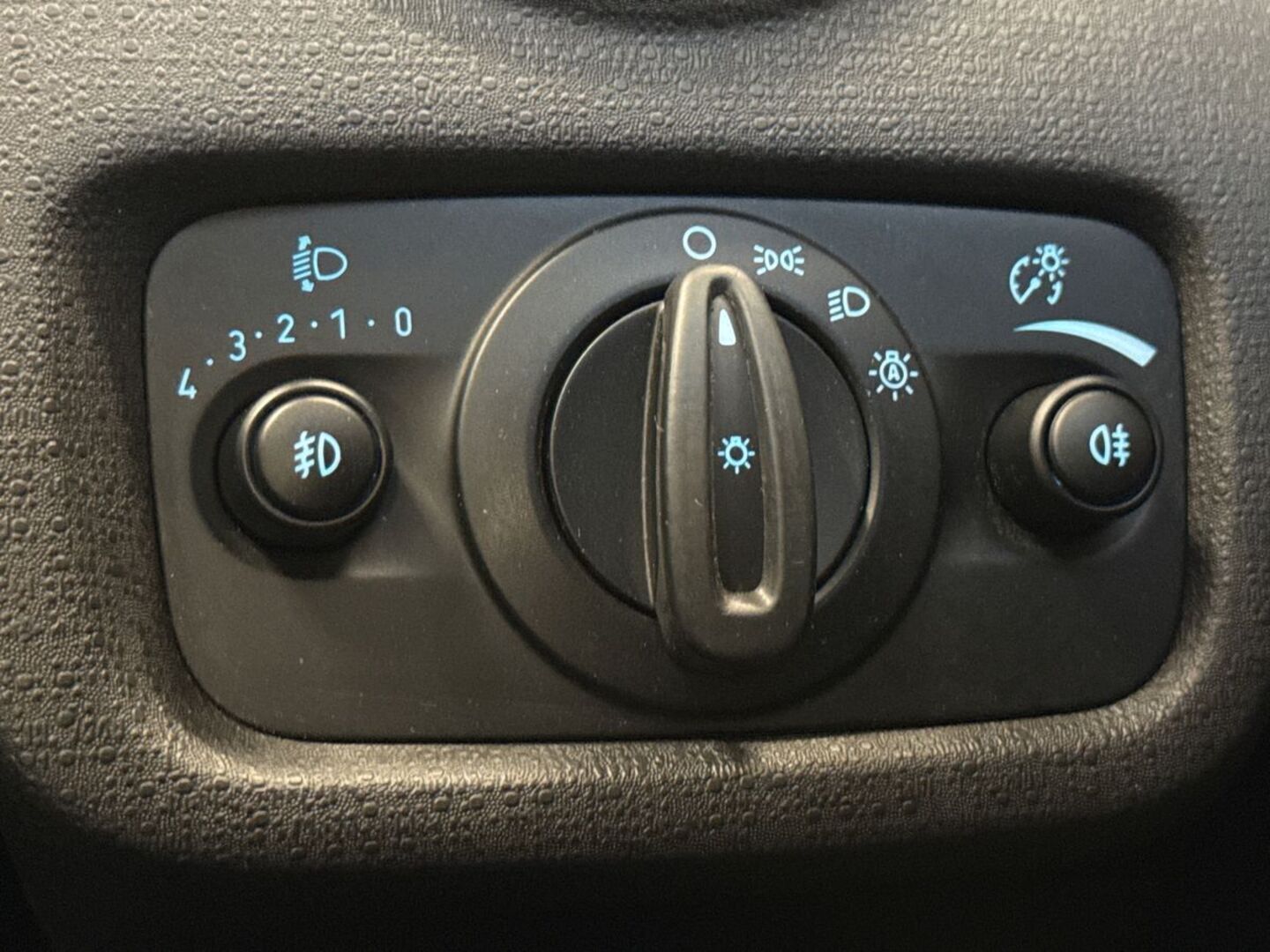 FORD Fiesta 27