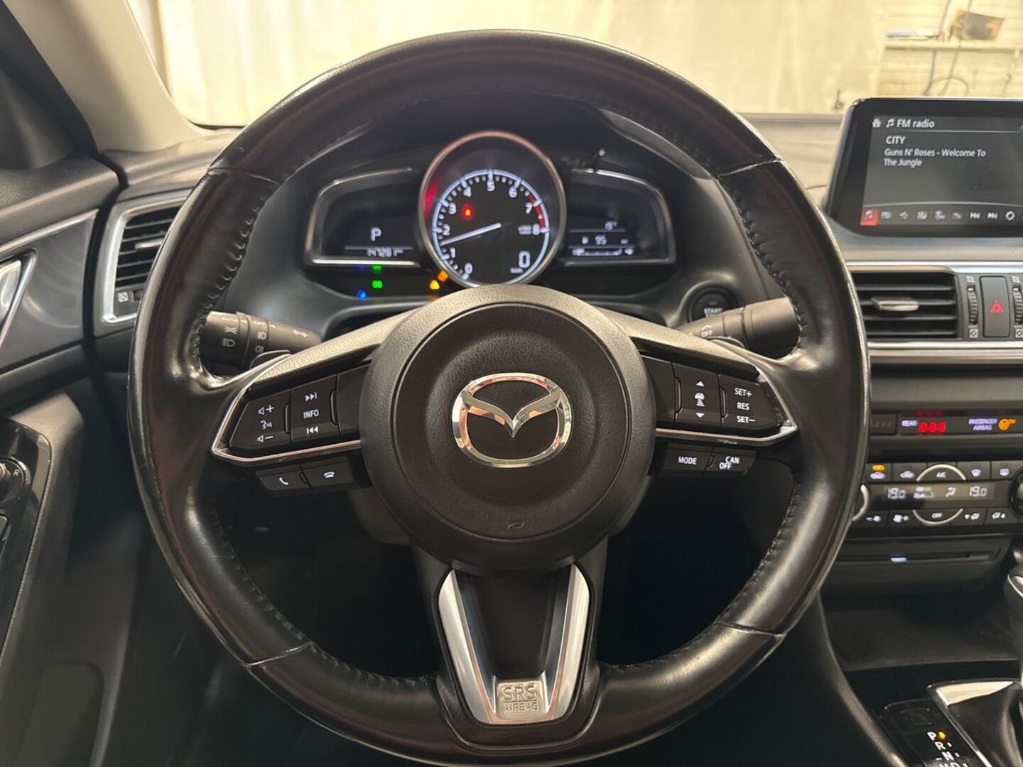 MAZDA Mazda3 2017