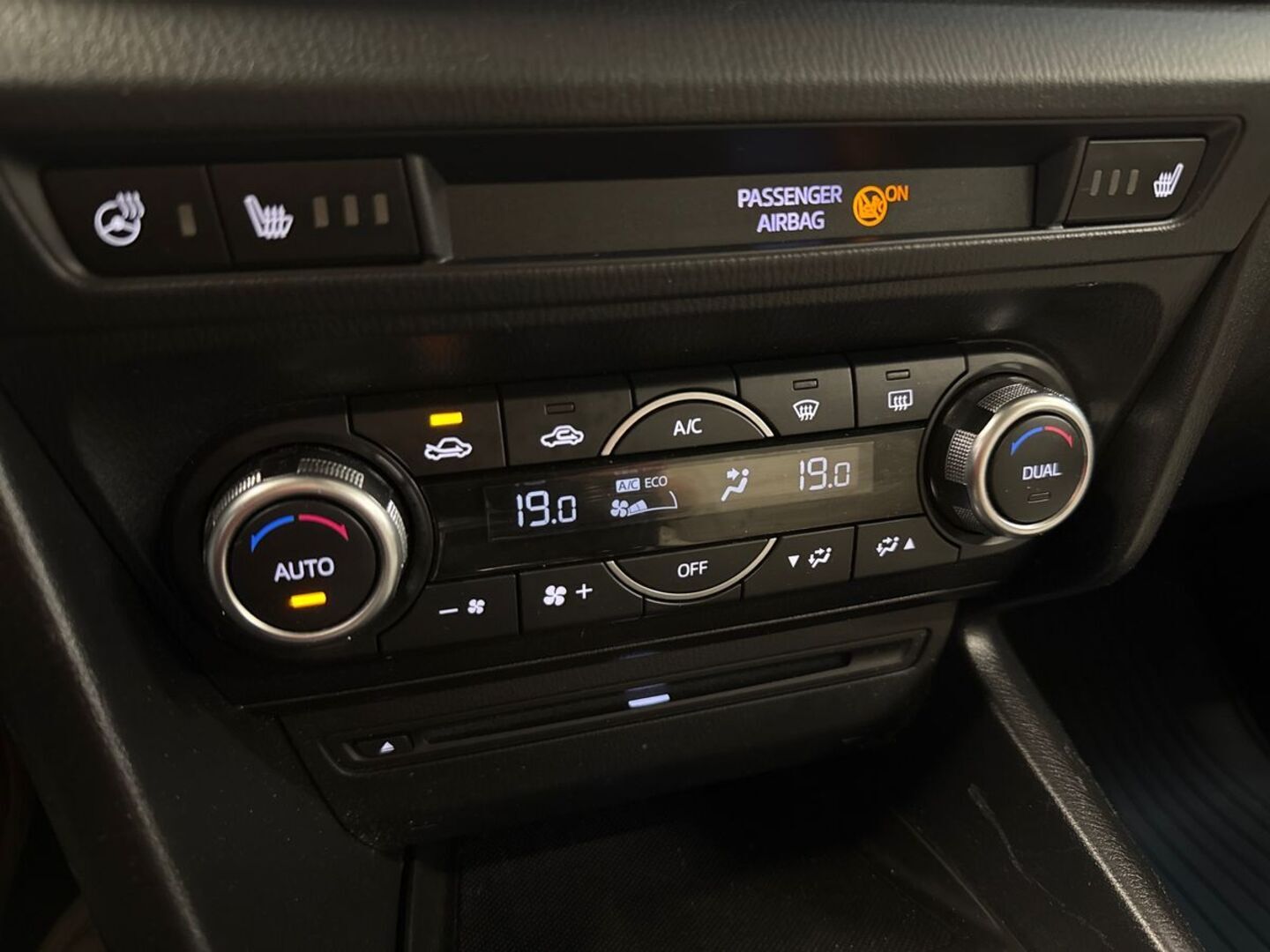 MAZDA Mazda3 2017