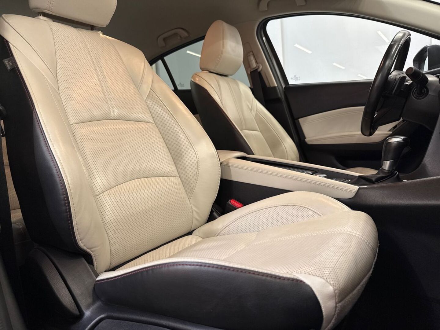 MAZDA Mazda3 2017