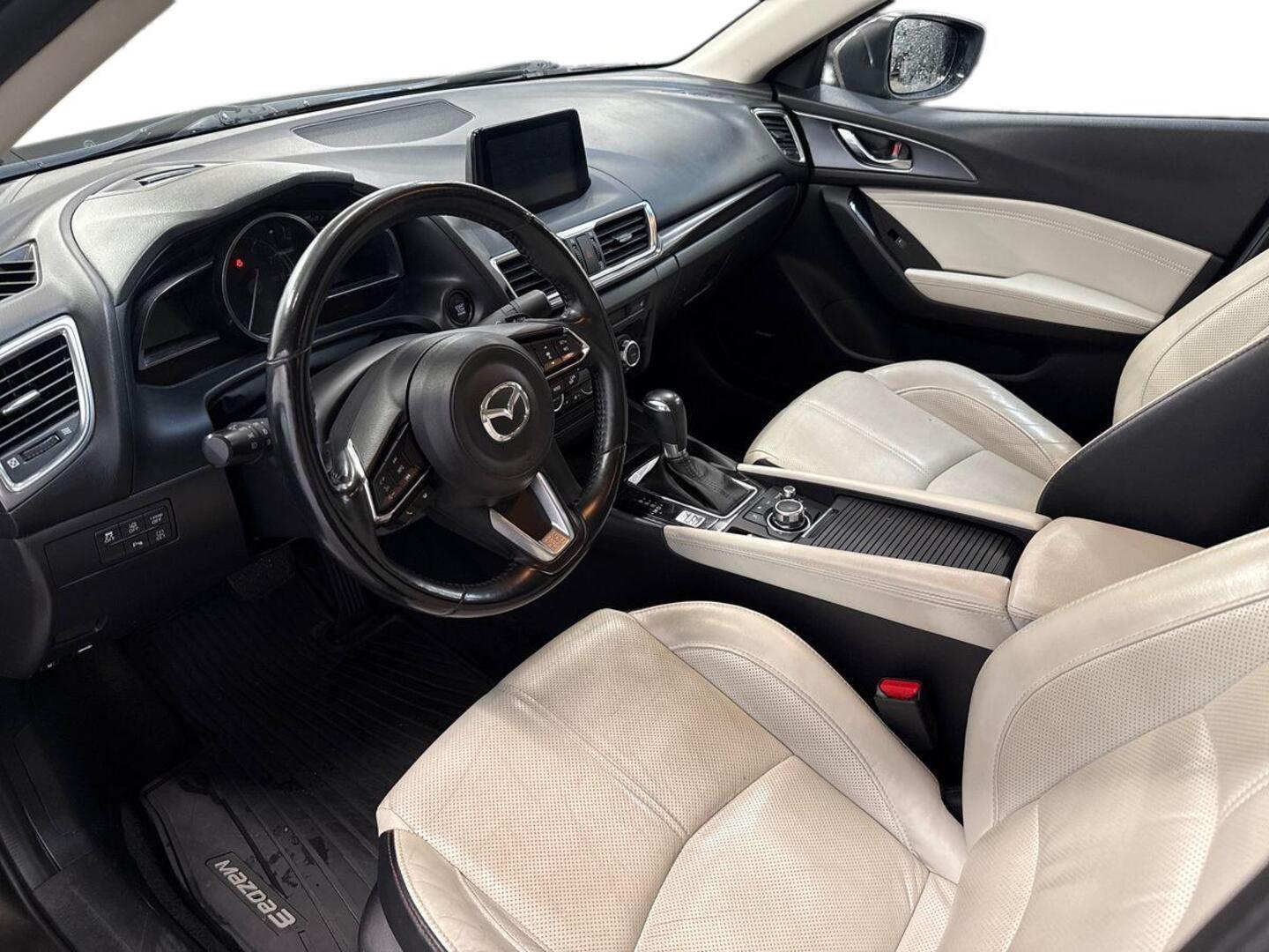 MAZDA Mazda3 2017