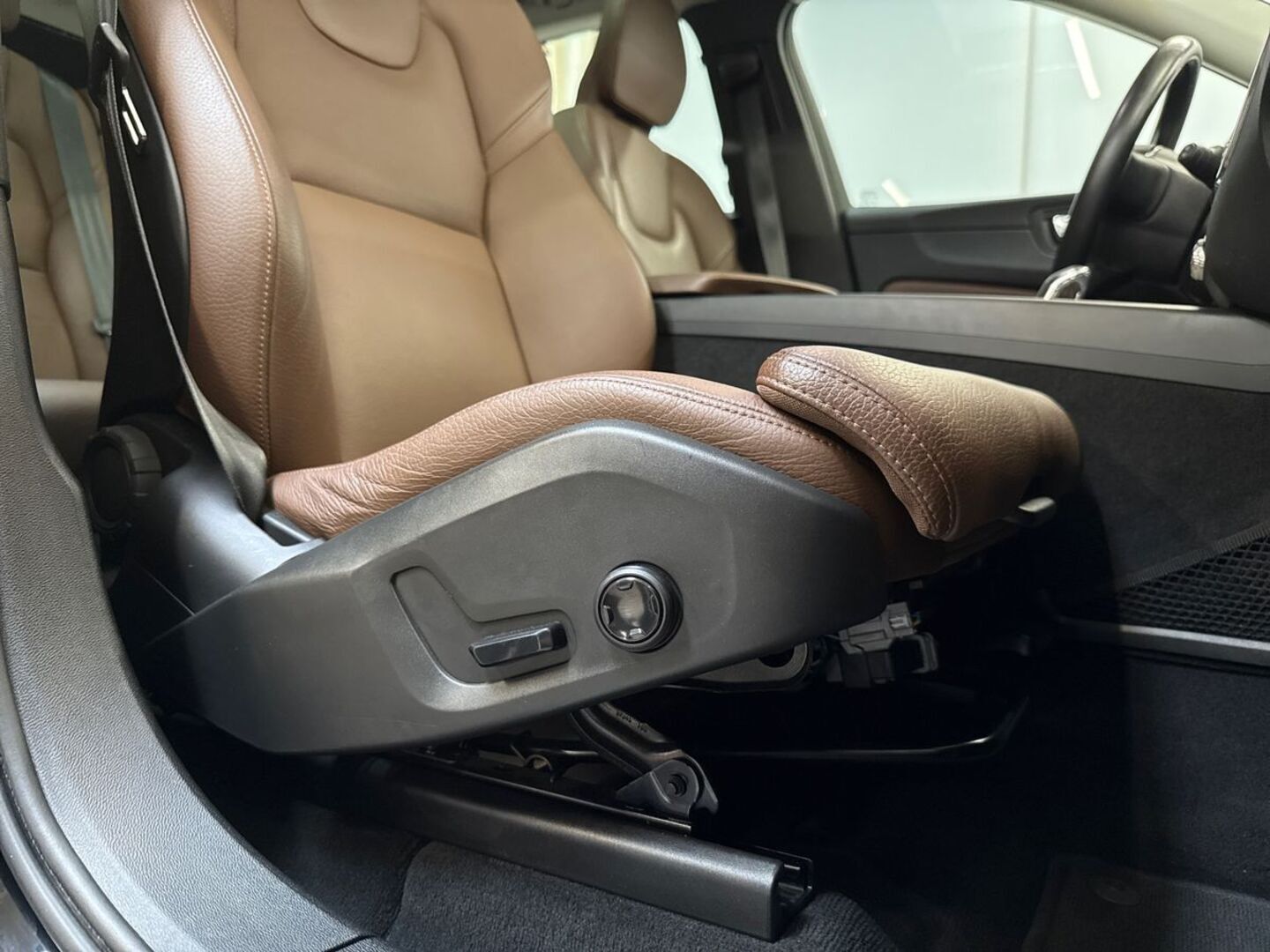 VOLVO XC60 2019