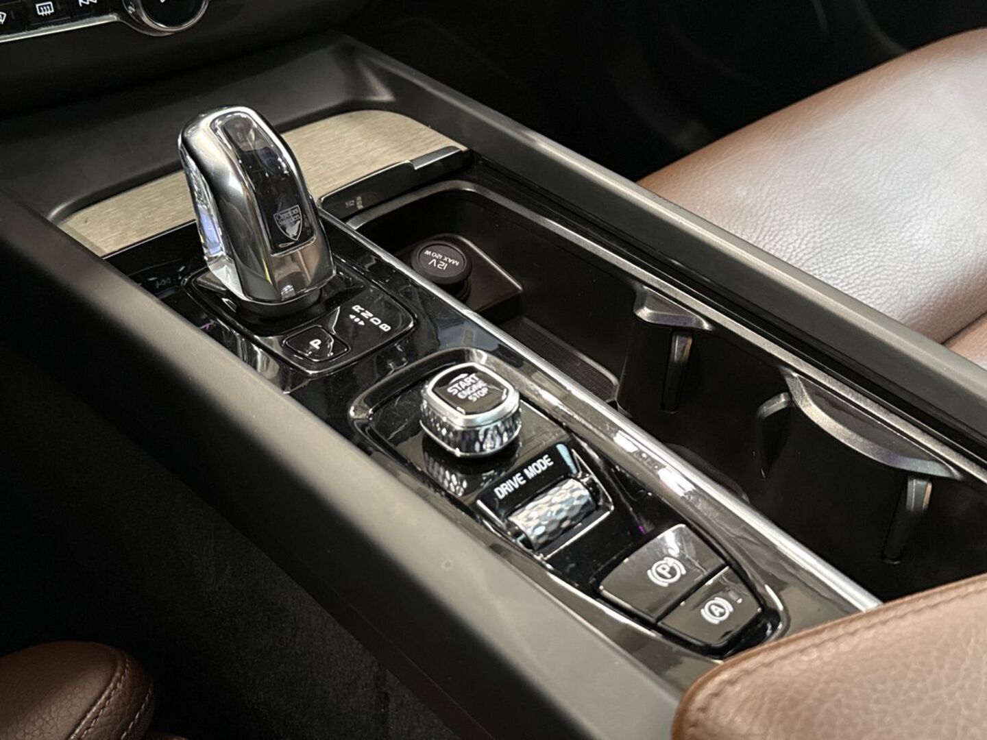 VOLVO XC60 2019