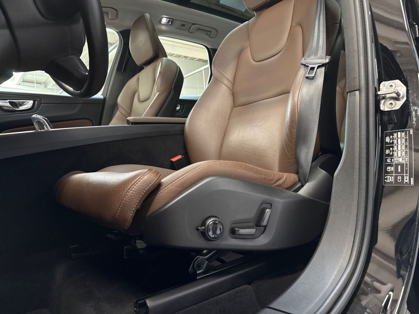 VOLVO XC60 2019