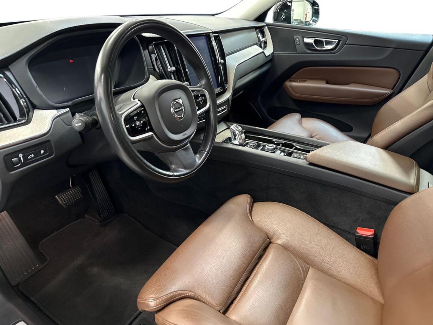 VOLVO XC60 2019