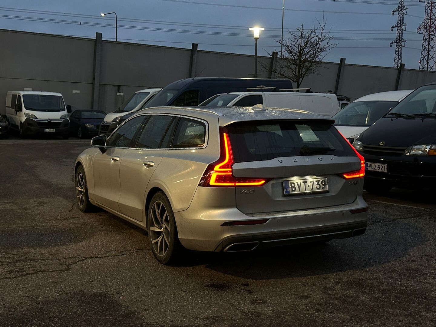 VOLVO V60 2019