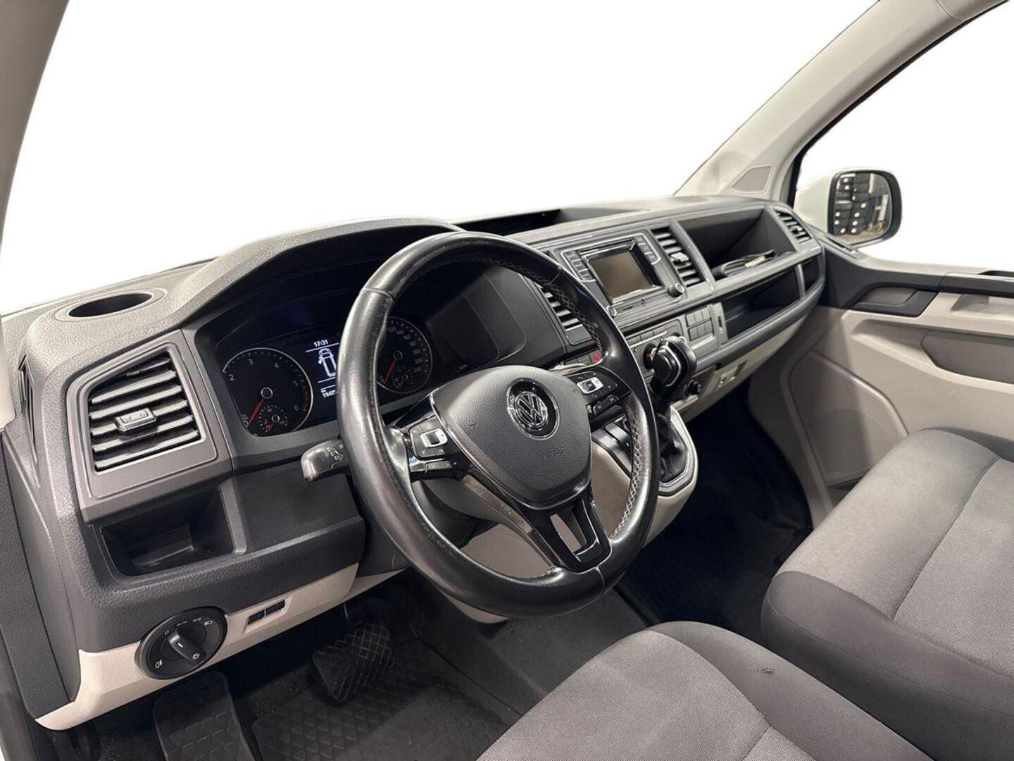VOLKSWAGEN Transporter 2019