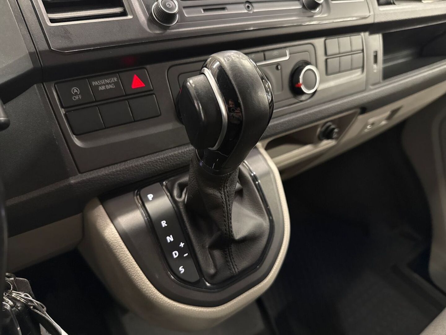 VOLKSWAGEN Transporter 2019
