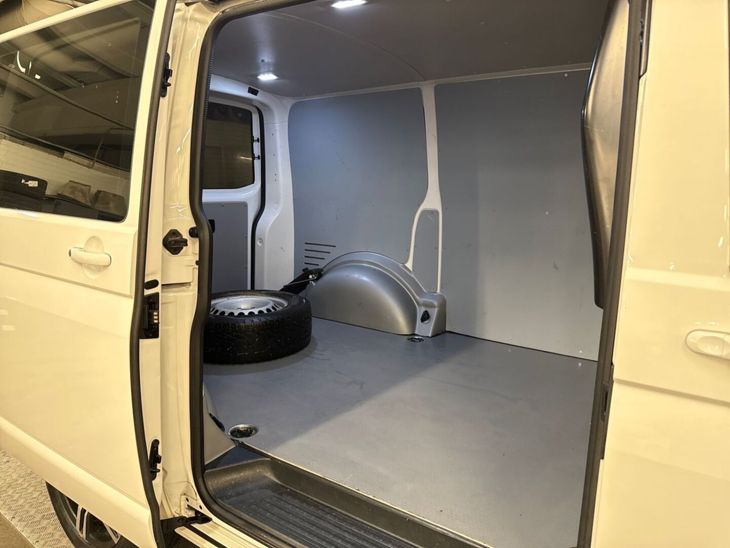 VOLKSWAGEN Transporter 2019