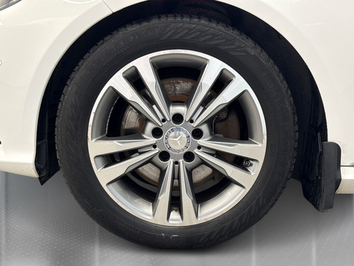 MERCEDES-BENZ E 2015