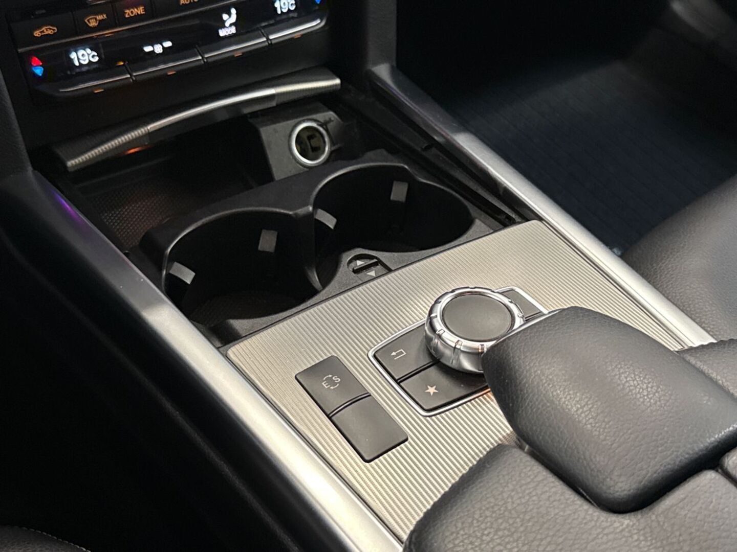 MERCEDES-BENZ E 2015
