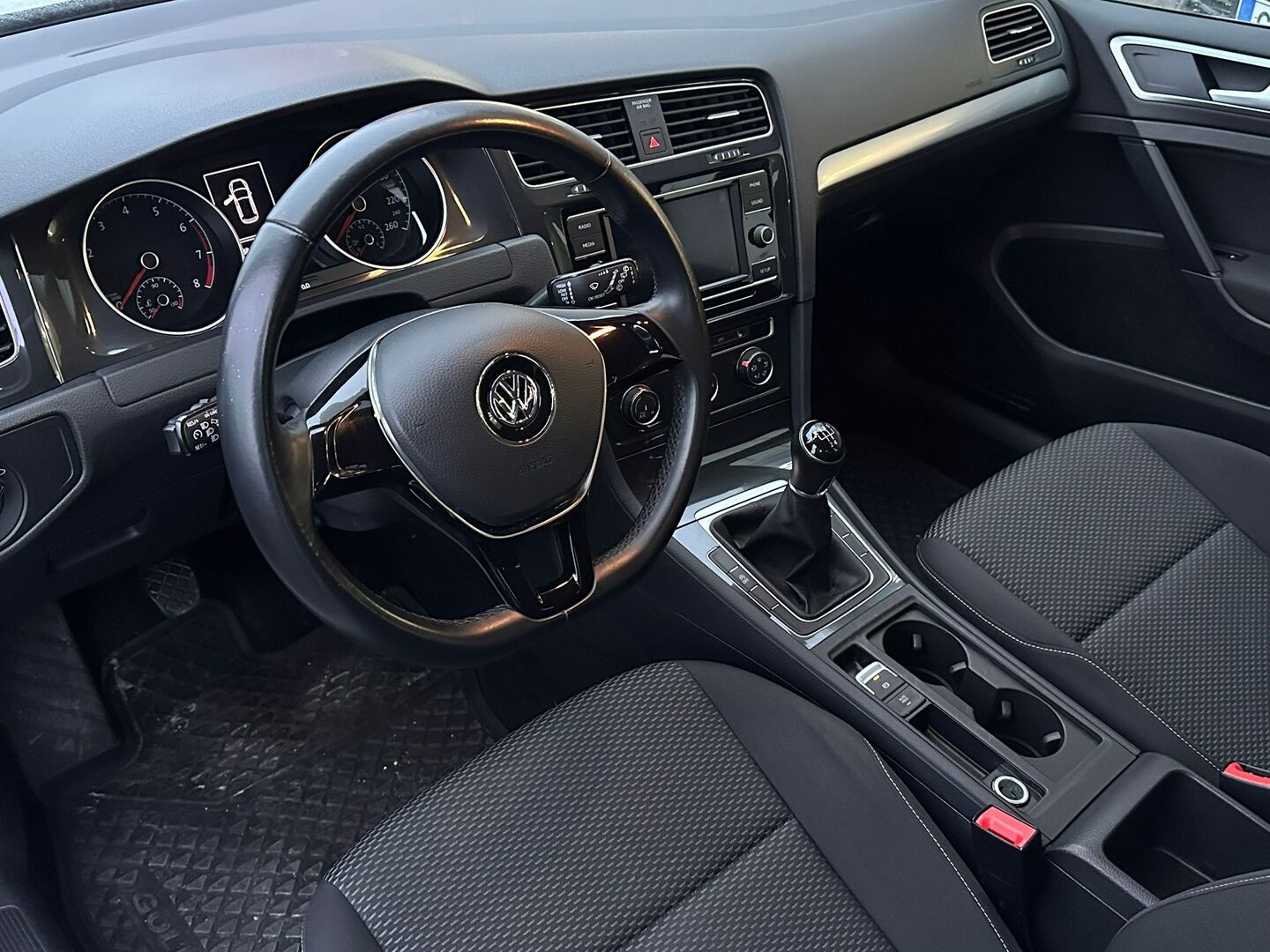VOLKSWAGEN Golf 2019
