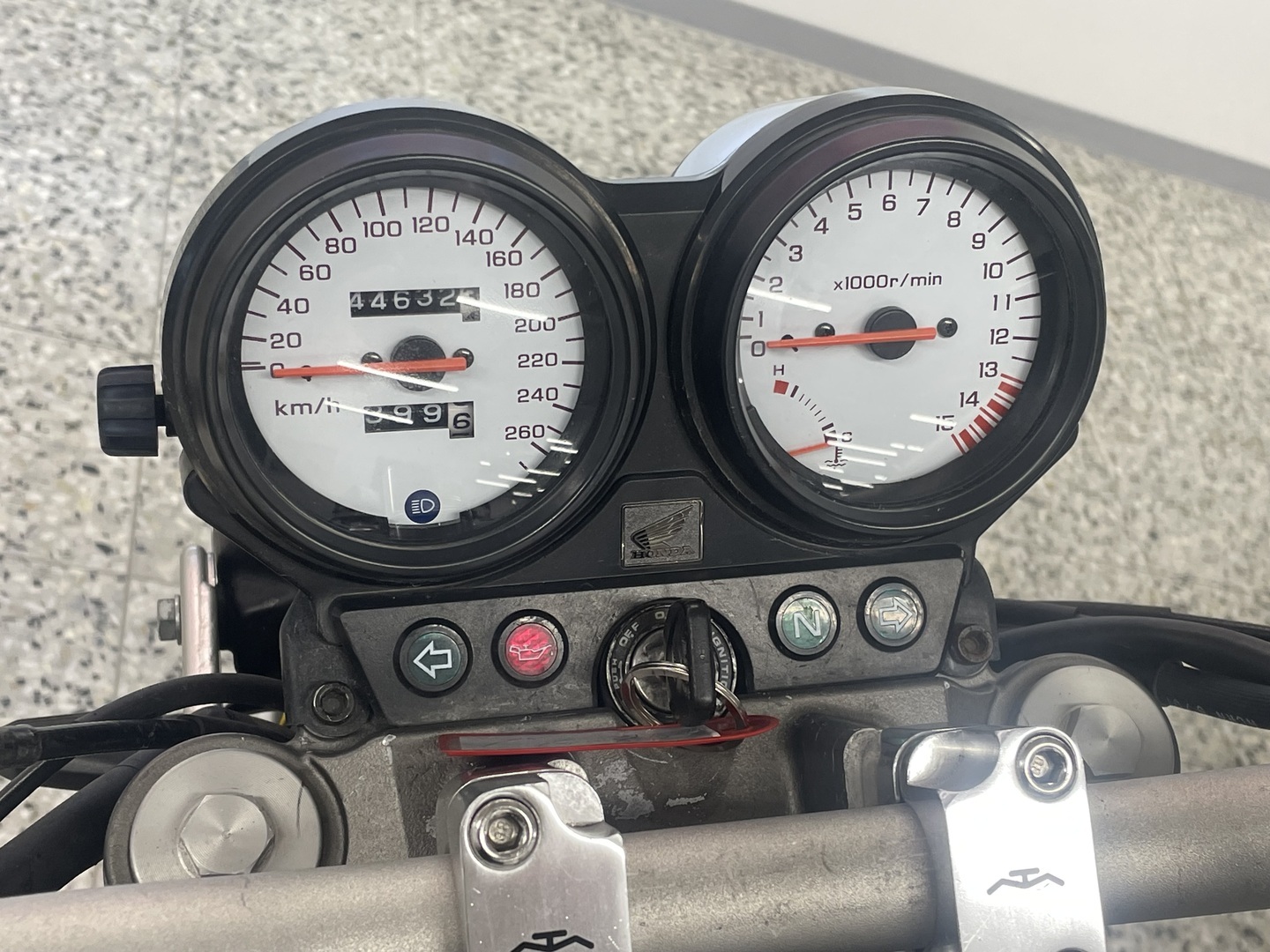 HONDA CB 2002