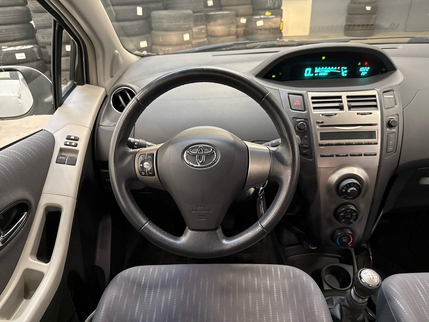 TOYOTA Yaris 2009