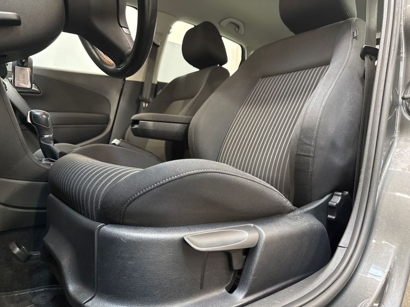 VOLKSWAGEN Polo 2010