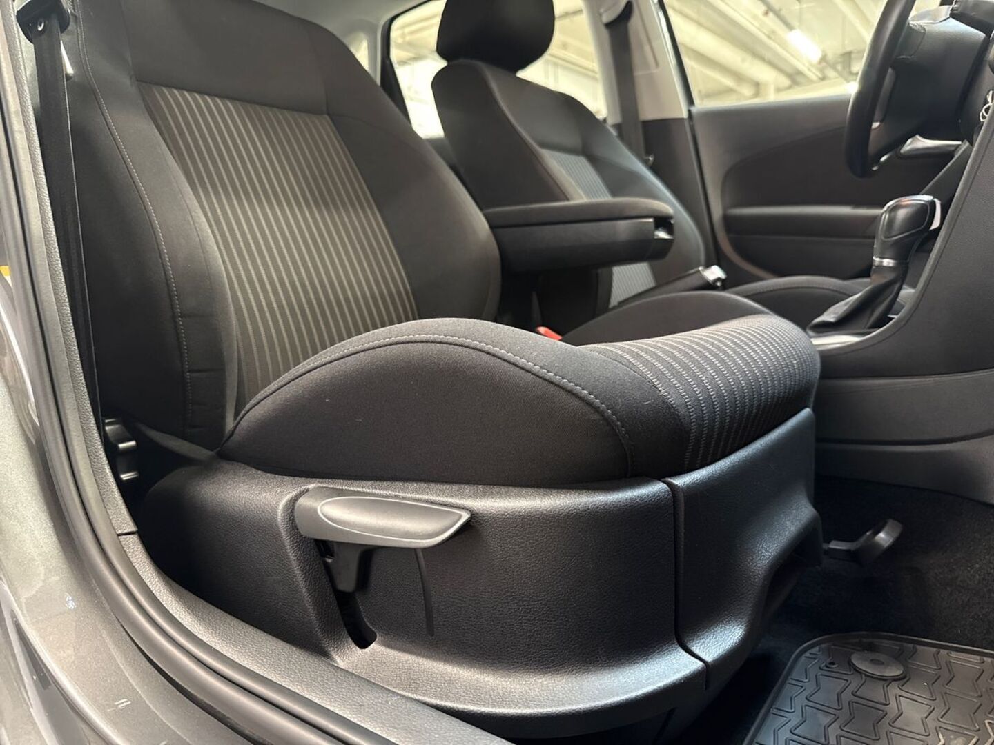 VOLKSWAGEN Polo 2010