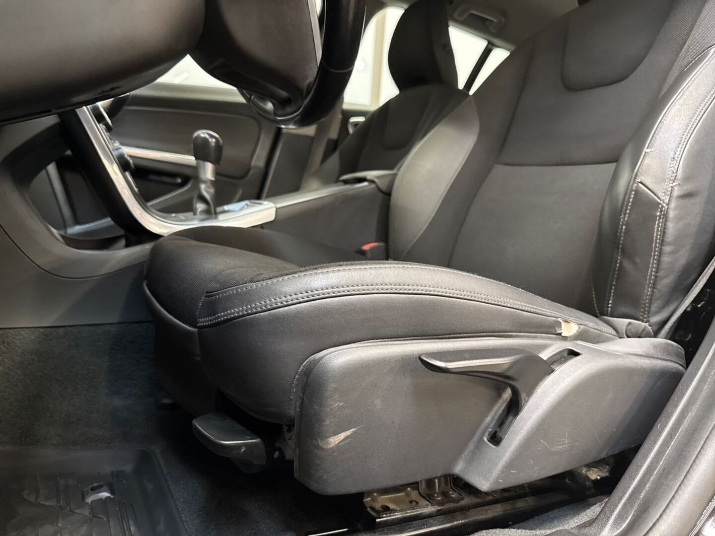 VOLVO V60 2012