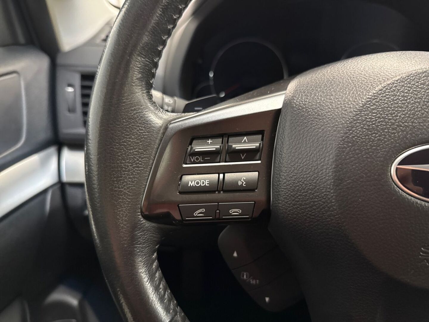 SUBARU Outback 17