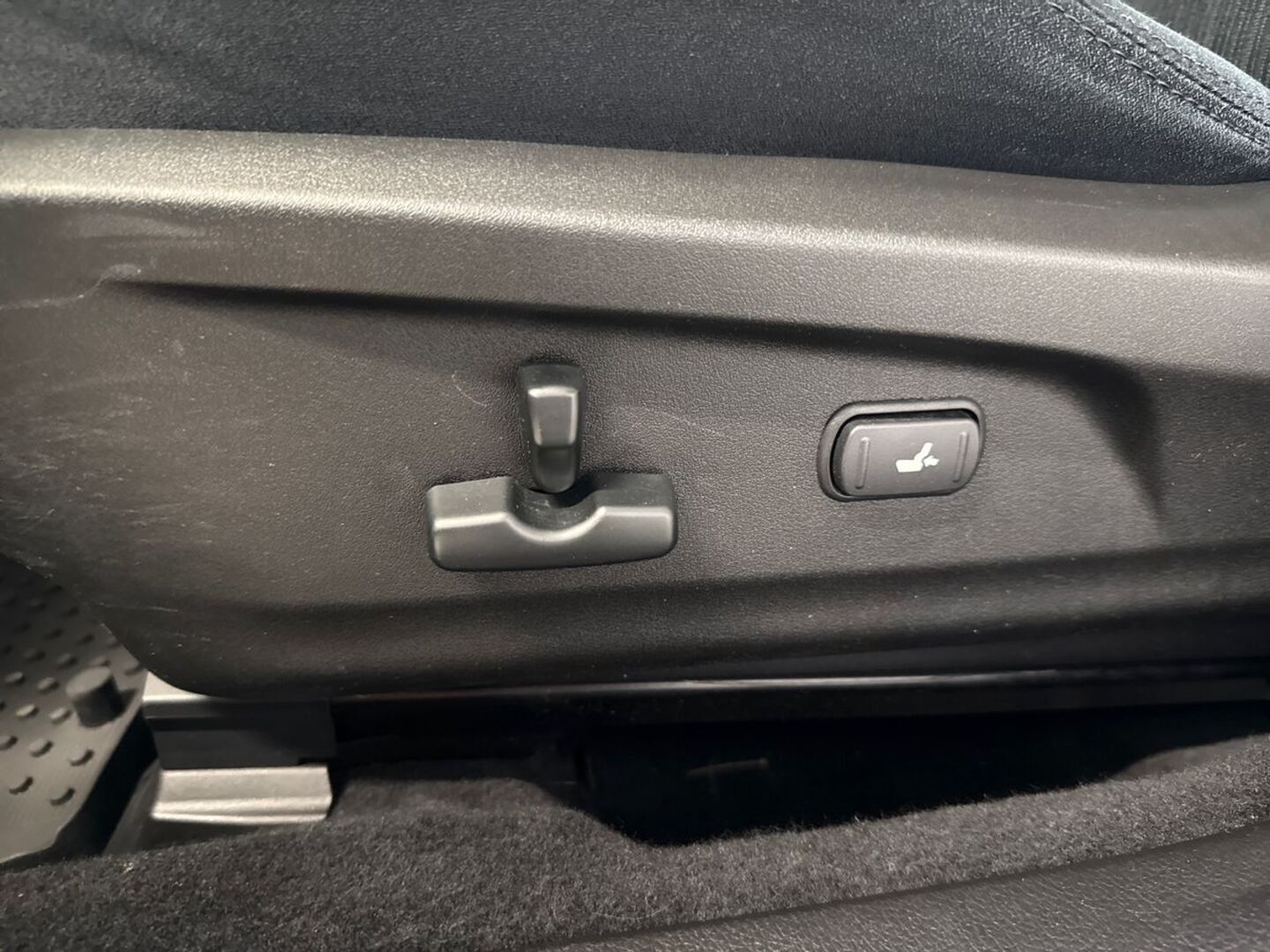 SUBARU Outback 28
