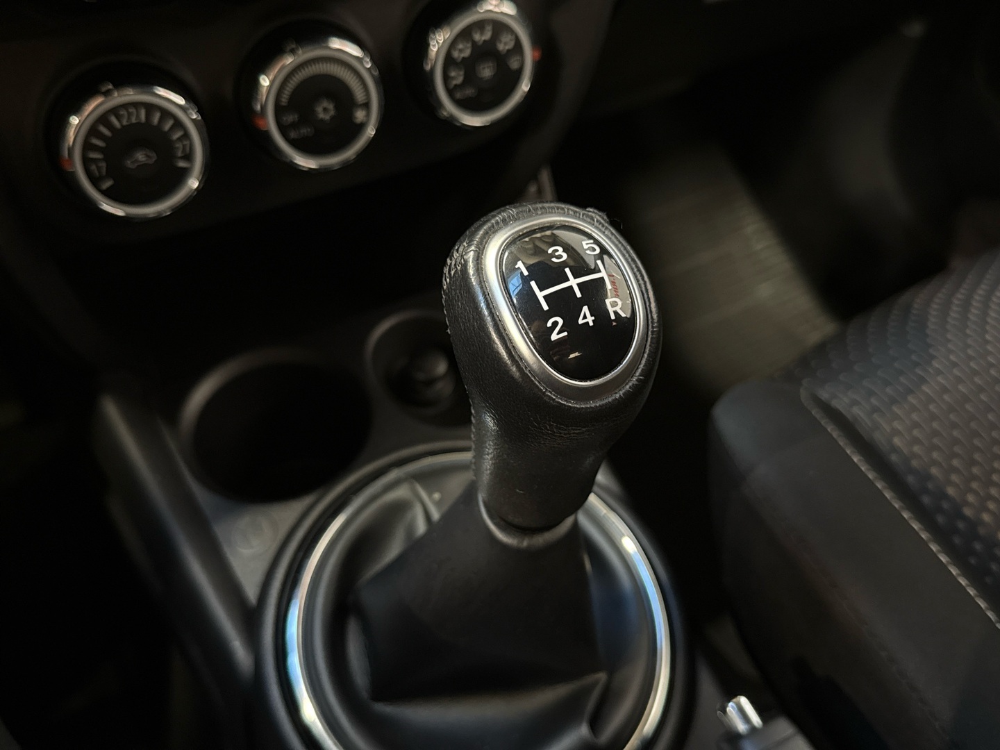 MITSUBISHI ASX 2014