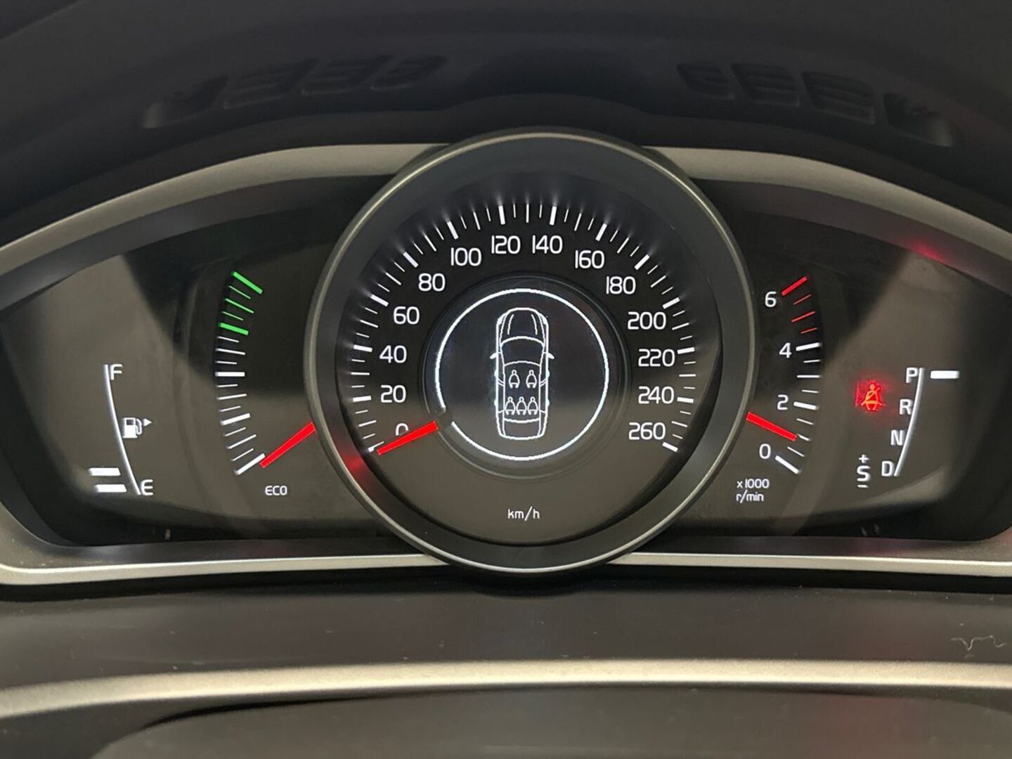 VOLVO V40 Cross Country 19