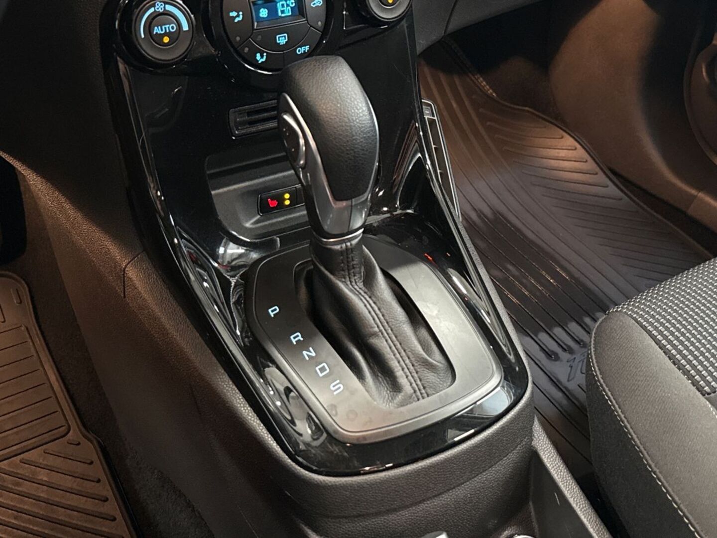 FORD Fiesta 2017