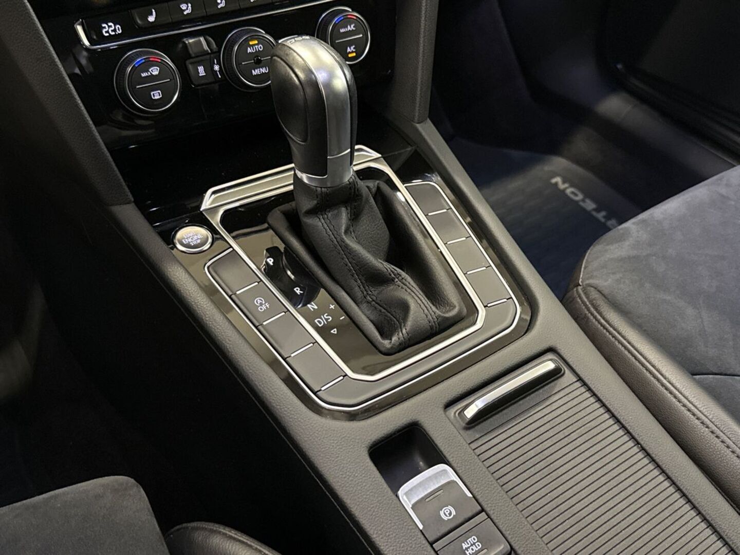 VOLKSWAGEN Arteon 29