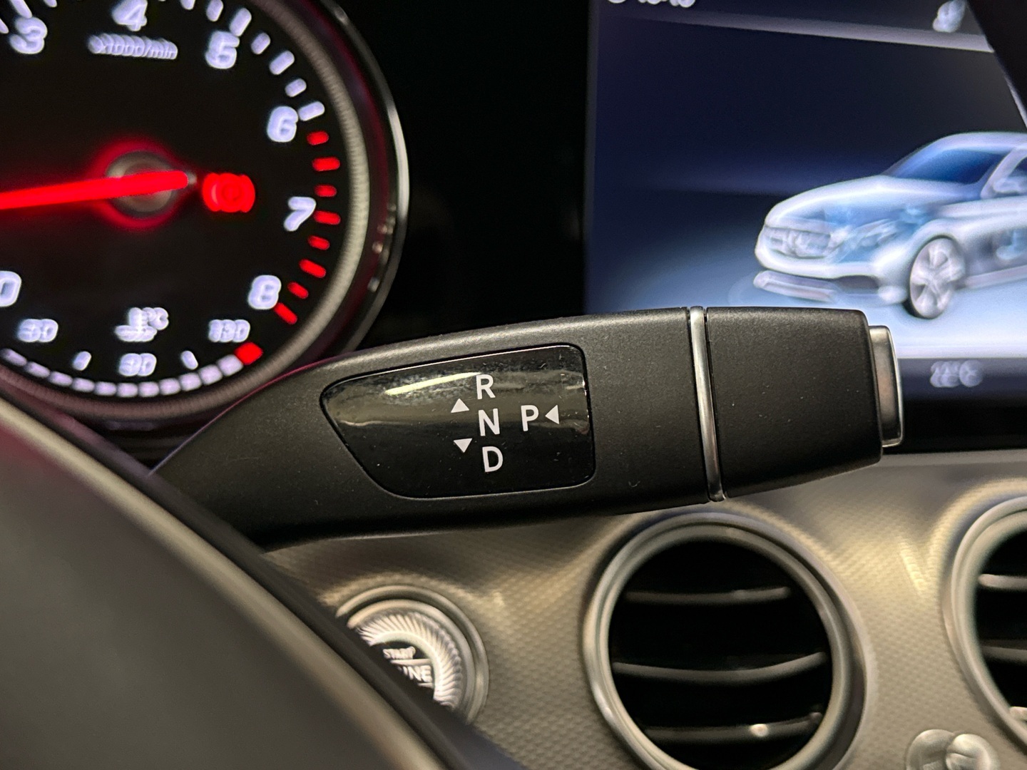 MERCEDES-BENZ E 2018